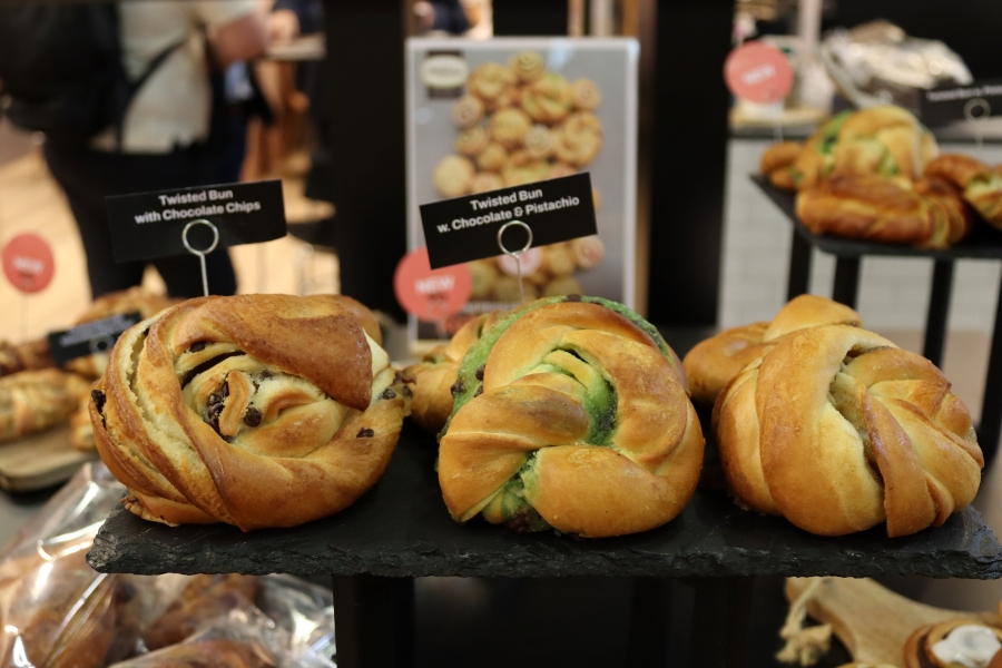 Kohberg Bakery presented a chocolate pistachio knot at Anuga Bread & Bakery, among other flavor varieties.